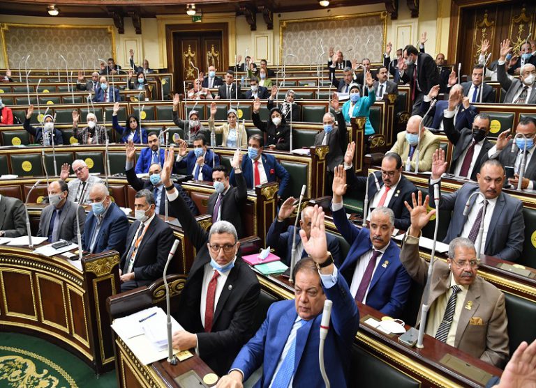 البرلمان يناقش تعديل قانون رسم خدمات الخارجية وزيادة الرسم بحد أقصى 50 جنيها على كل تصديق