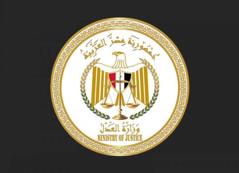 محافظ قنا يستقبل وفد وزارة العدل لمتابعة تطوير مكاتب الشهر العقاري