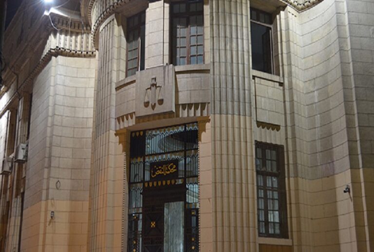 تأجيل طعن مضيفة الطيران المتهمة بقتل ابنتها في الرحاب