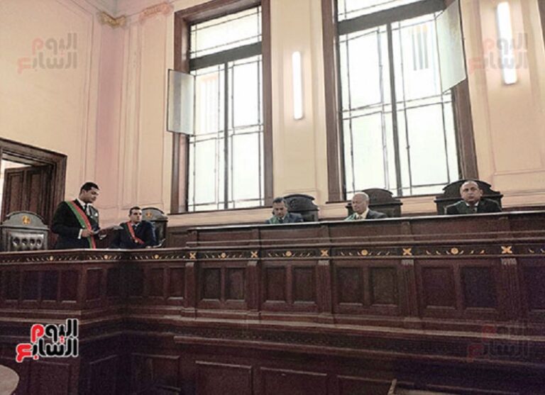 5 مشاهد من أولى جلسات محاكمة المتهم بالاعتداء على فرد الأمن بالتجمع