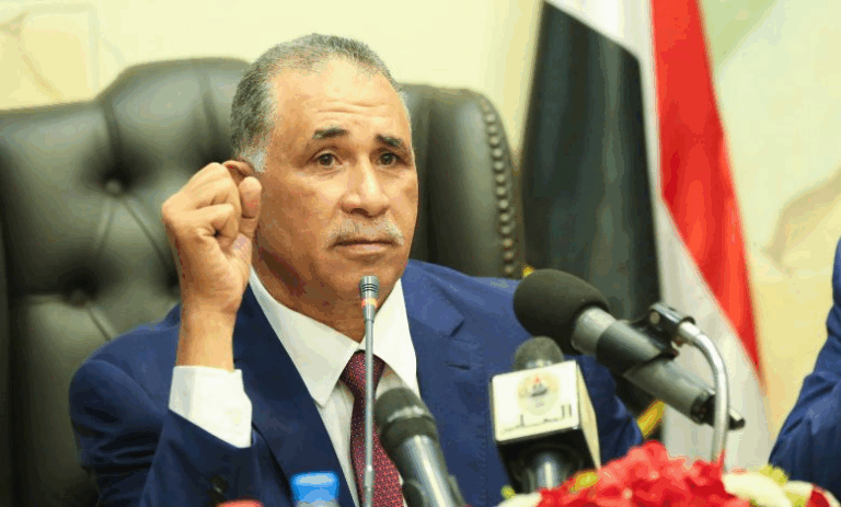 نقيب المحامين