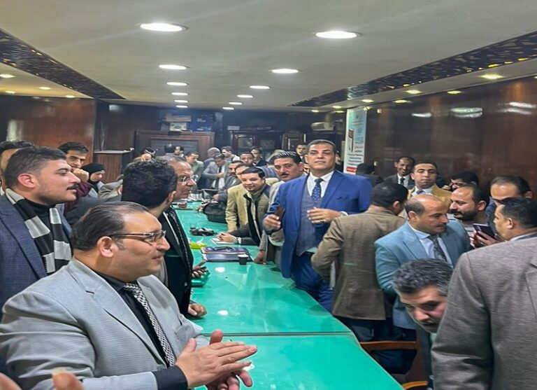 نقيب المحامين ينهي أزمة محامي جنوب الشرقية بالتصالح