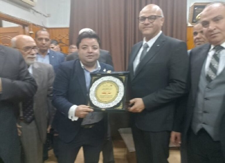 نقابة المحامين بشمال القليوبية تكرم محافظ القليوبية