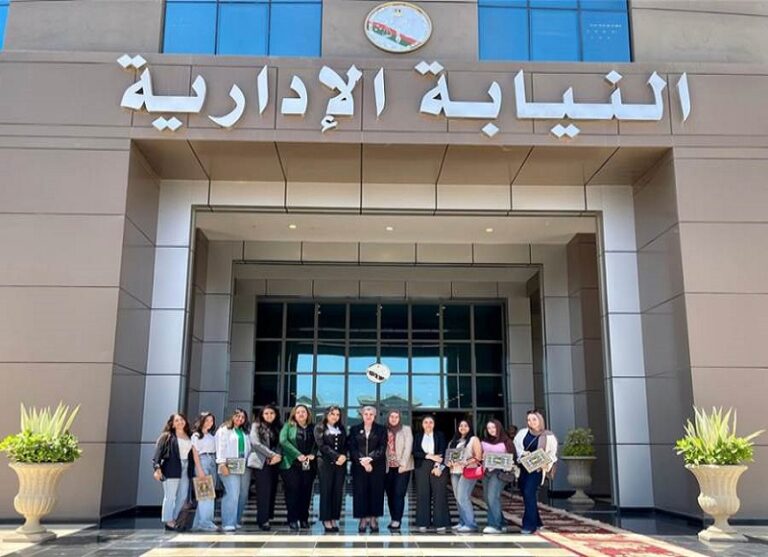 النيابة الإدارية تكرم طالبات جامعة عين شمس لتنفيذ مشروع عن الحضارة المصرية