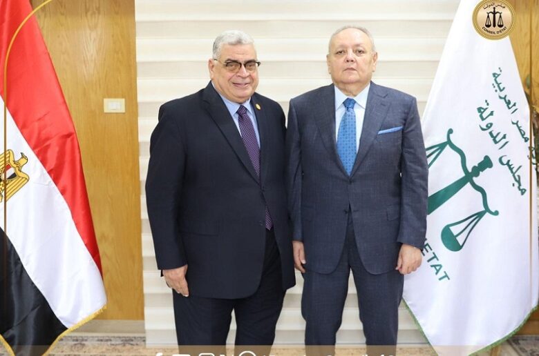 المستشار أحمد عبود يقدم التهنئة لرئيس مجلس الدولة الجديد