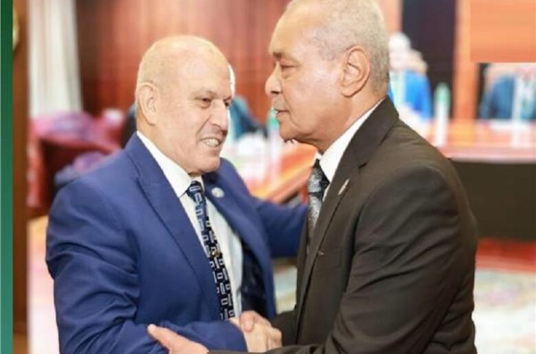 المستشار عبد الراضي يهنئ خليفته الشناوي بتولى رئاسة هيئة النيابة الإدارية