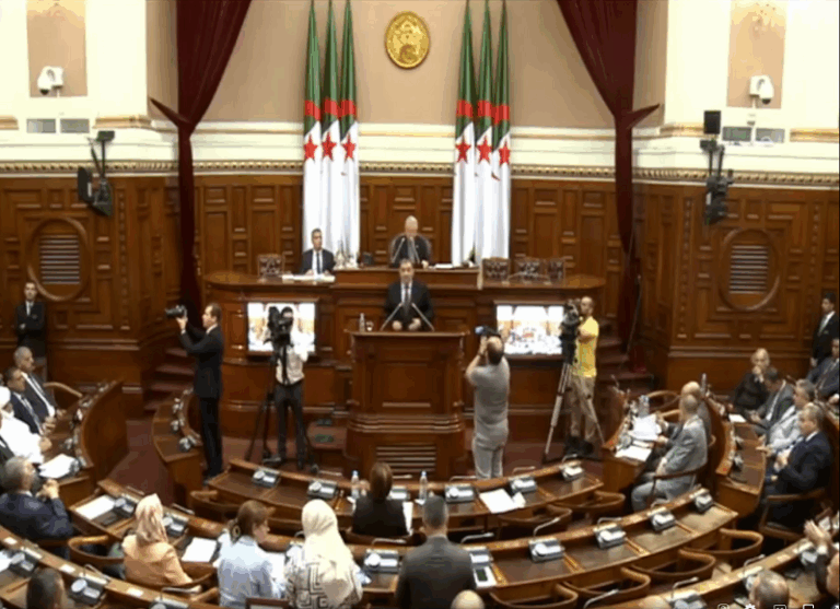 وزير العدل الجزائري يثمن جهود الدولة في الرفع من الأداء القضائي وإرساء دولة الحق والقانون