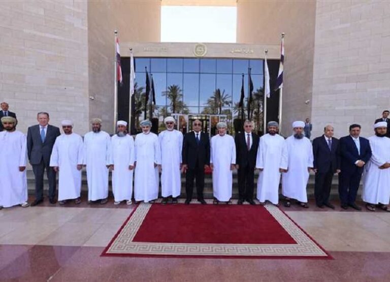 وزير العدل يستقبل وفدًا قضائيًا من سلطنة عُمان