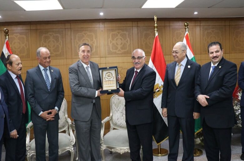 رئيس قضايا الدولة يستقبل وفد المحكمة الدستورية العليا