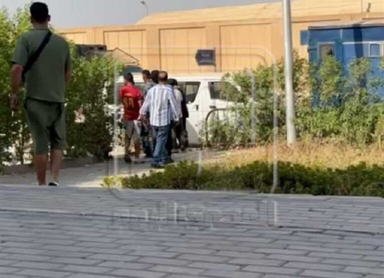 حراسة أمنية مكثفة ترافق المتهمين في واقعة طريق الواحات إلى مقر النيابة العامة