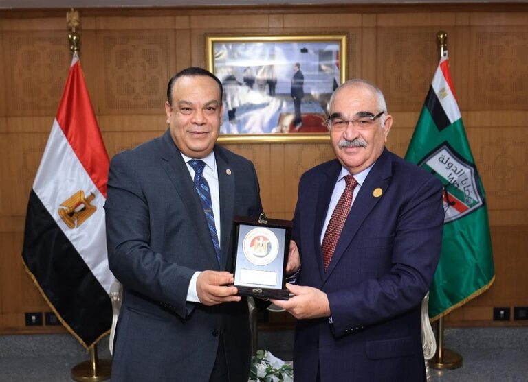 وفد من "الوطنية للانتخابات" يزور رئيس هيئة قضايا الدولة