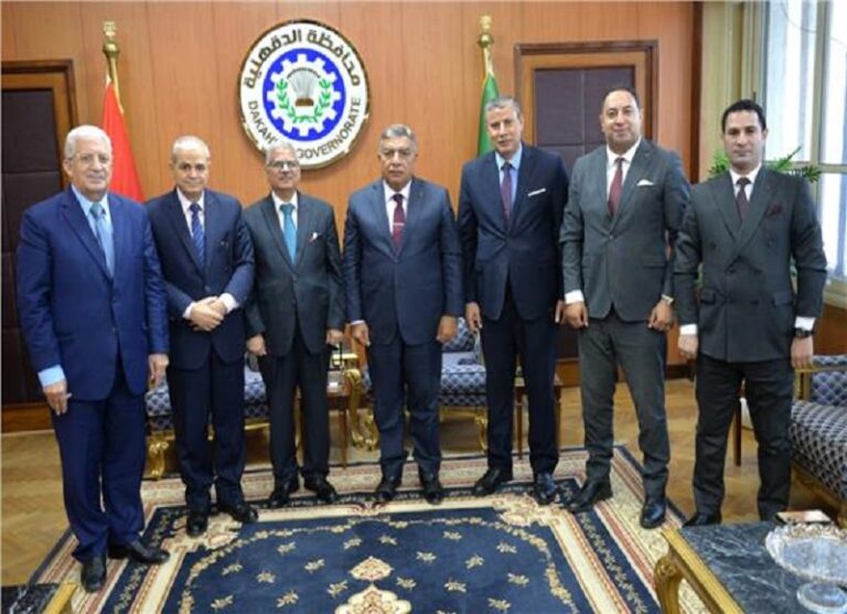 محافظ الدقهلية يستقبل وفد هيئة قضايا الدولة بالمنصورة لبحث عدد من الملفات القضائية