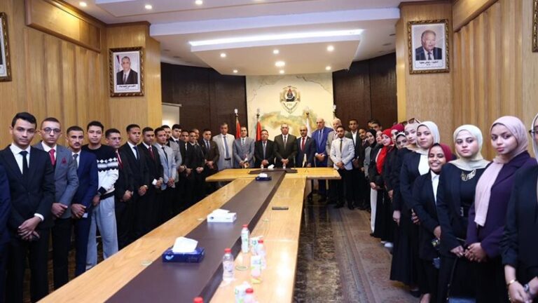 نقيب المحامين يستقبل وفد كلية الحقوق من جامعة أسيوط