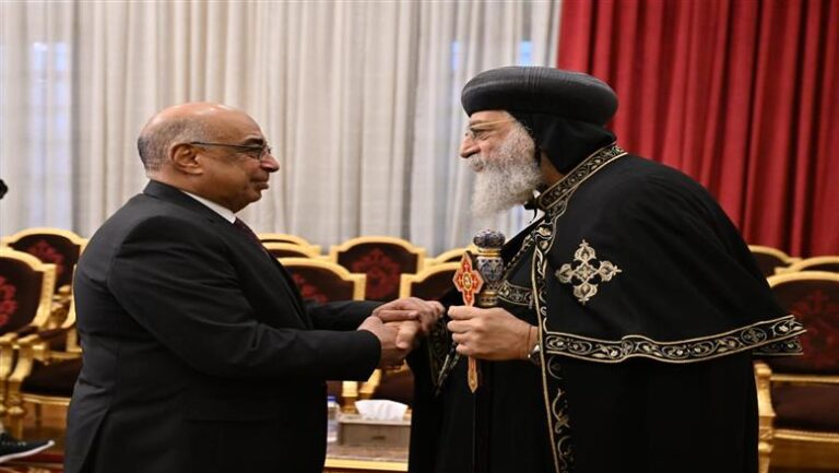 وزير العدل يزور الكاتدرائية المرقسية لتهنئة البابا تواضروس بعيد الميلاد المجيد