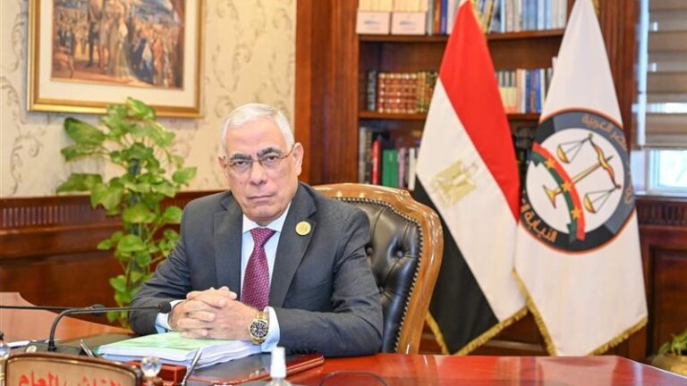 النائب العام يحظر النشر فى واقعة إلقاء سيدة لنفسها من الطابق 13 بالإسكندرية