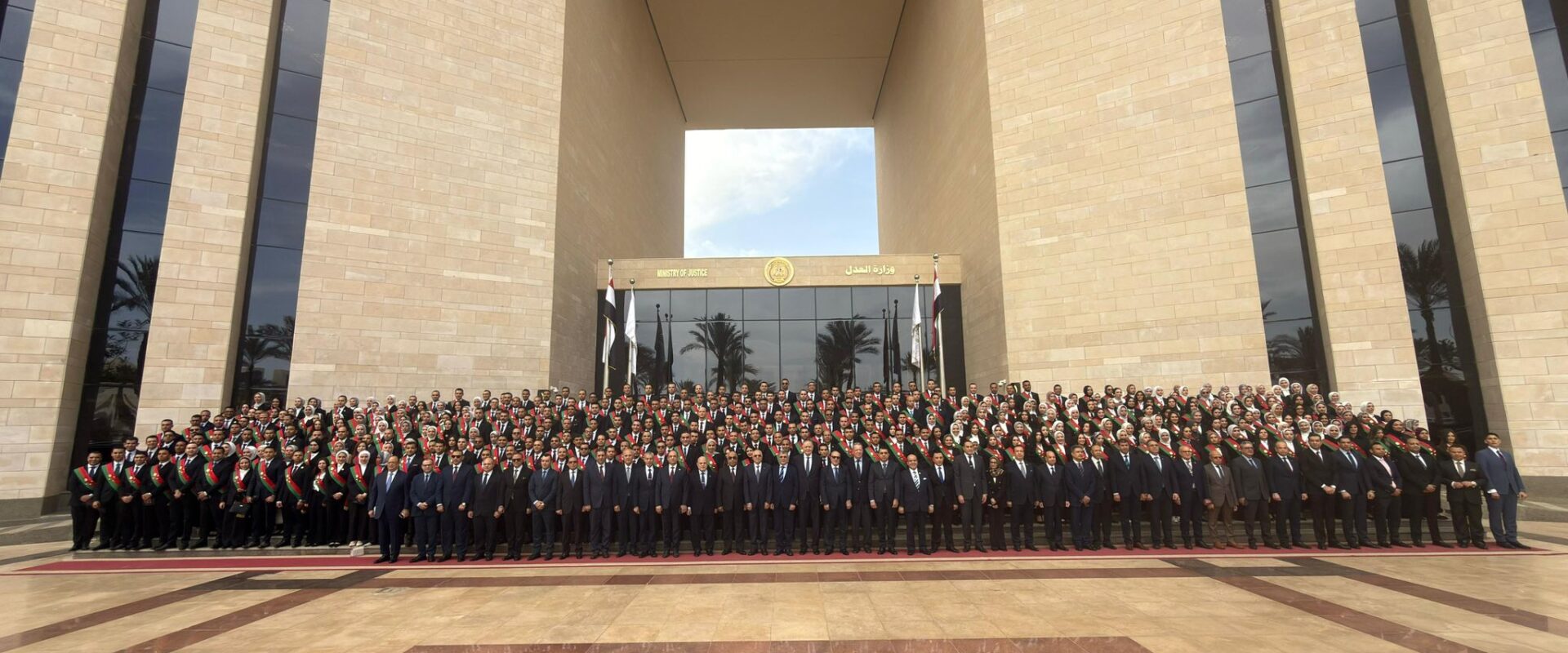 وزير العدل ورئيس هيئة النيابة الإدارية يشهدان أداء اليمين القانونية لمعاوني النيابة الإدارية الجدد