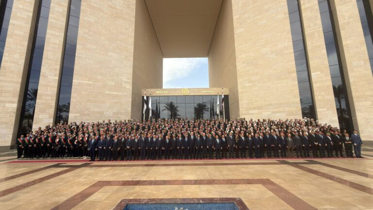 وزير العدل ورئيس هيئة النيابة الإدارية يشهدان أداء اليمين القانونية لمعاوني النيابة الإدارية الجدد