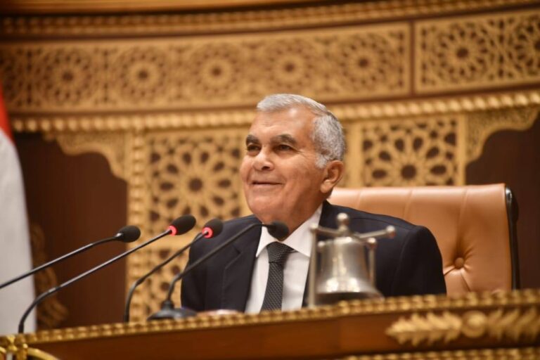 إحالة طلب إحاطة بشأن سياسة الحكومة لتطبيق منظومة العلاج على نفقة الدولة إلى لجنة الصحة