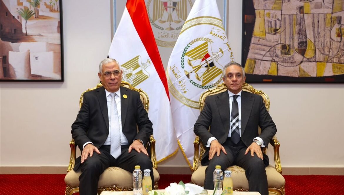 وزير العدل يستقبل النائب العام لتهنئته بتولي مهام منصبه