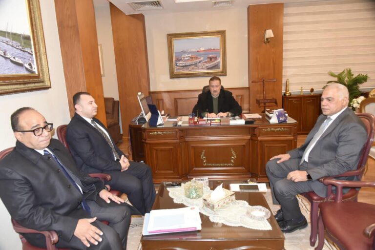 محافظ بورسعيد يشيد بالدور المهم الذي تقوم به هيئة النيابة الإدارية في حماية المال العام