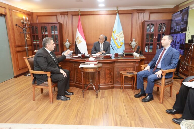 محافظ كفر الشيخ يناقش الملفات الخدمية مع أعضاء مجلسي النواب والشيوخ | صور