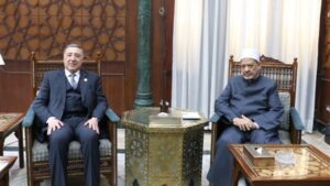 رئيس المحكمة الدستورية العليا يزور شيخ الأزهر بالمشيخة للاطمئنان على صحته