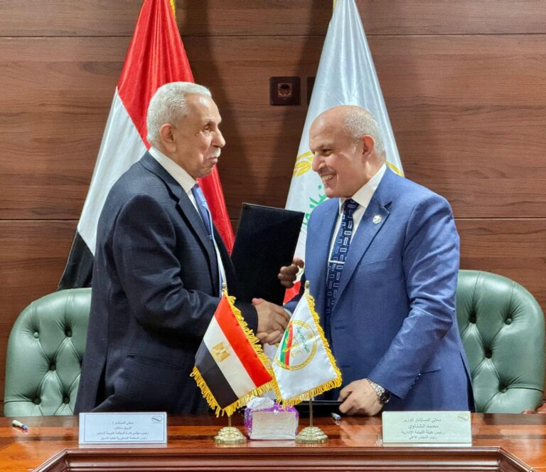 النيابة الإدارية والمحكمة العربية للتحكيم يوقعان مذكرة تفاهم لتعزيز التعاون