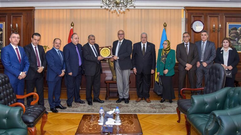 محافظ الإسكندرية يستقبل نائب رئيس هيئة قضايا الدولة لبحث تعزيز التعاون المشترك